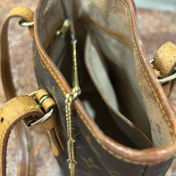 Louis Vuitton Monogram Bucket Bag
Authentic - Picture 8 of 8